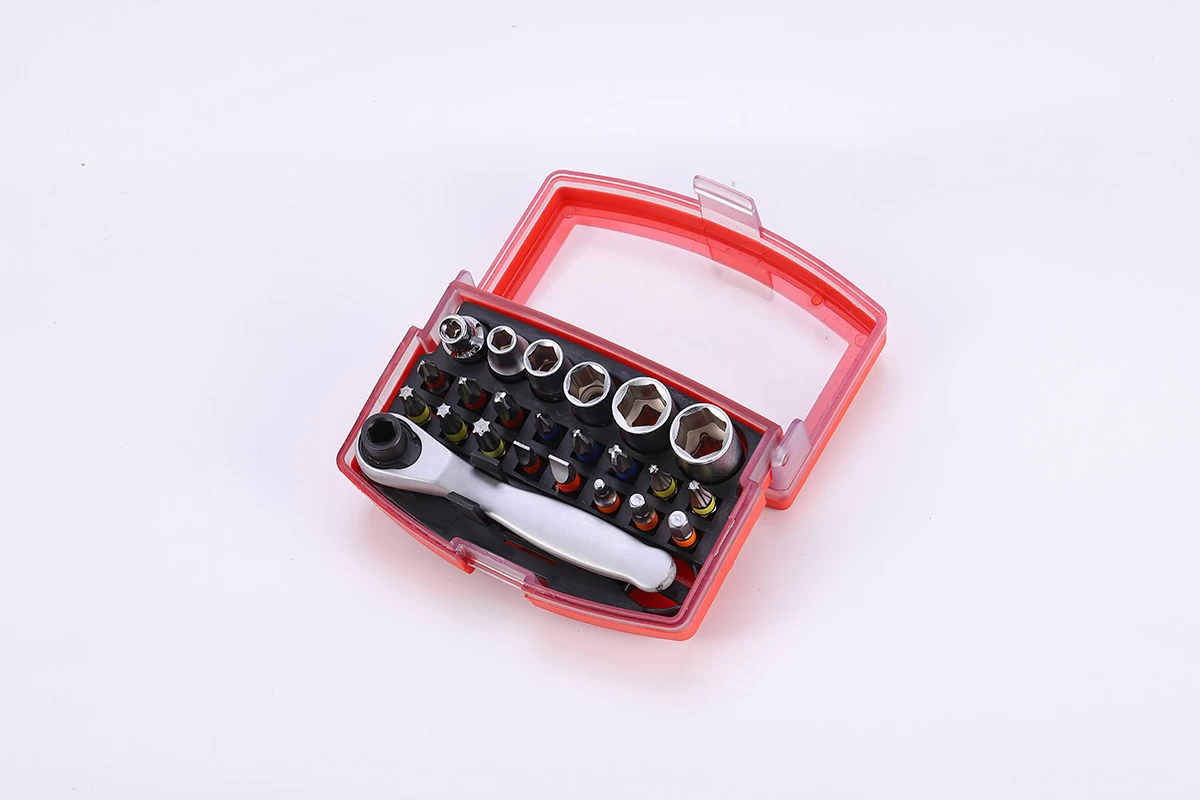 Zestaw 24 nasadek i bitów grzechotkowych