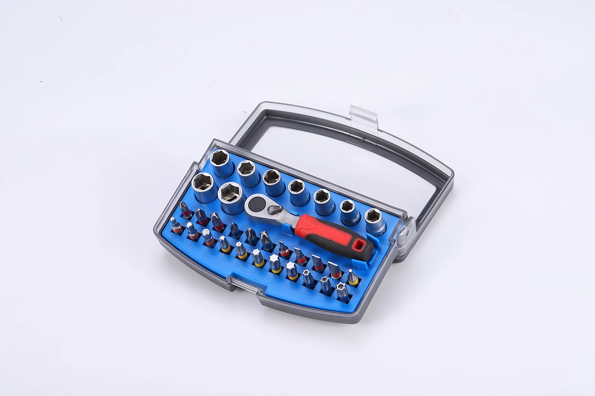 Zestaw 32 nasadek i bitów zapadkowych